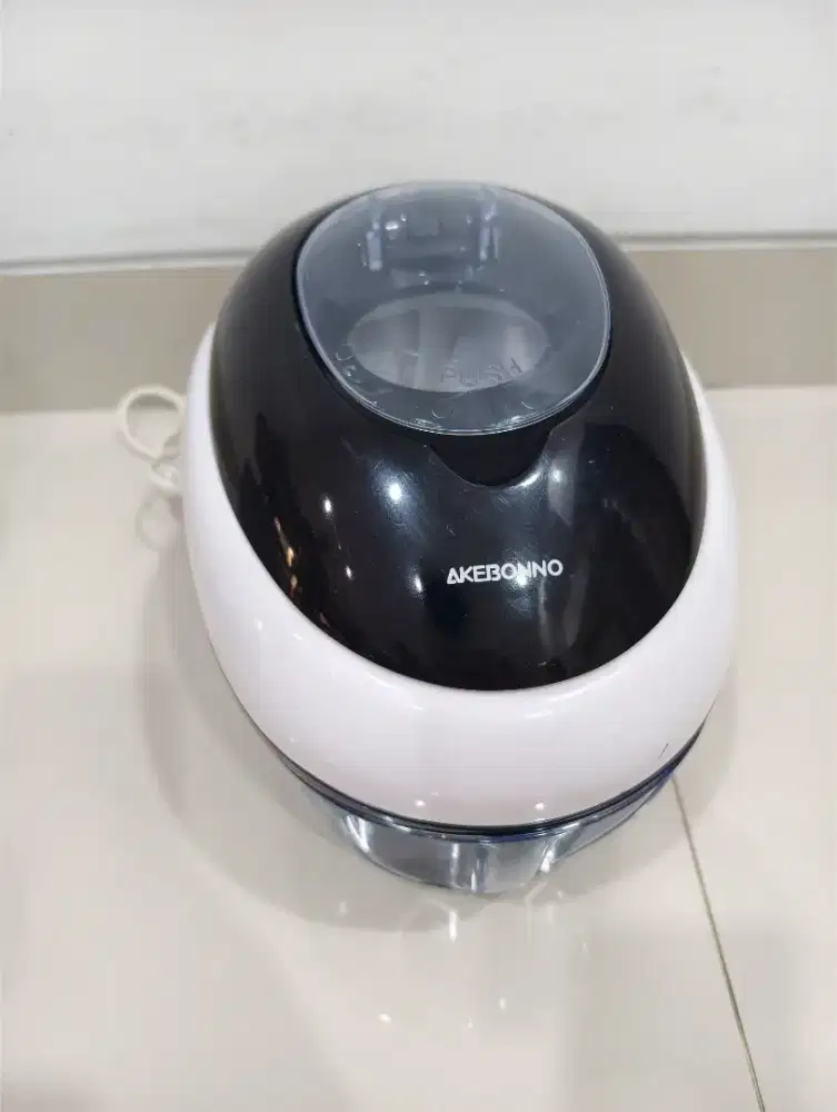 Mesin serut es otomatis