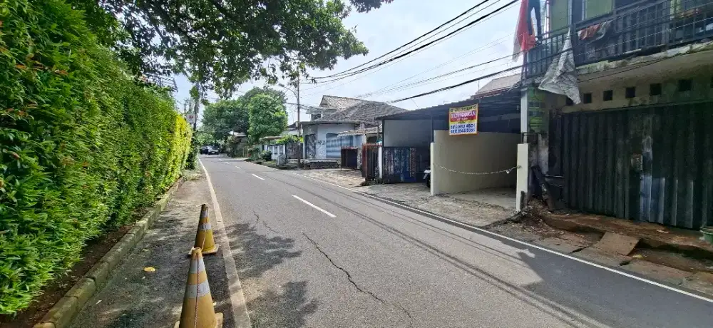 Disewakan rumah pinggir jalan pepaya raya jagakarsa