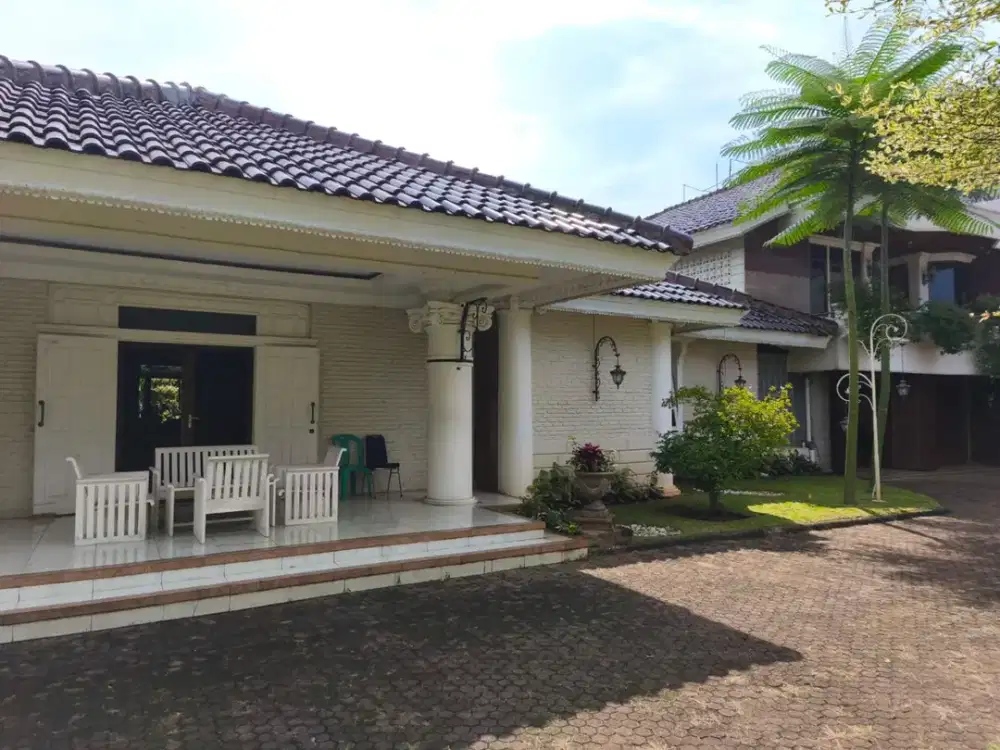 Beli Tanah Dapat Rumah dengan Kolam Renang @ Cirendeu