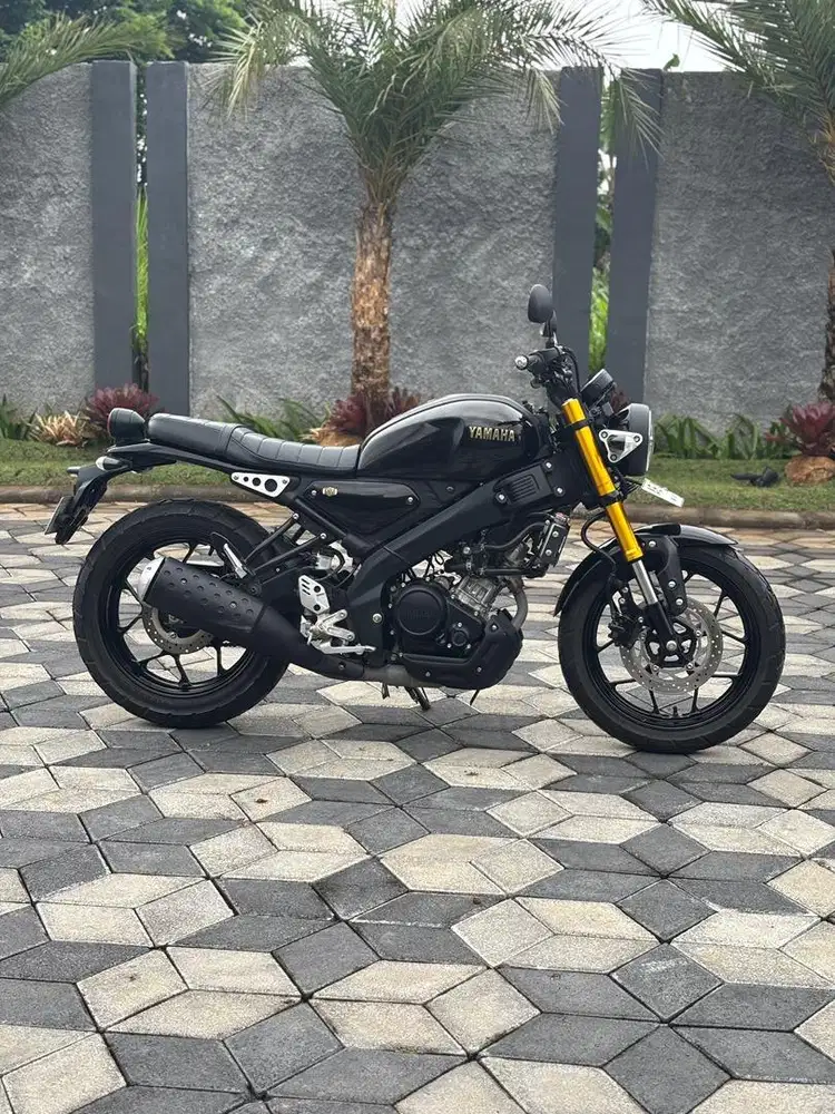 Yamaha XSR 155 VVa thn 2025 Hitam Doff Odo 11rb Koko Motor