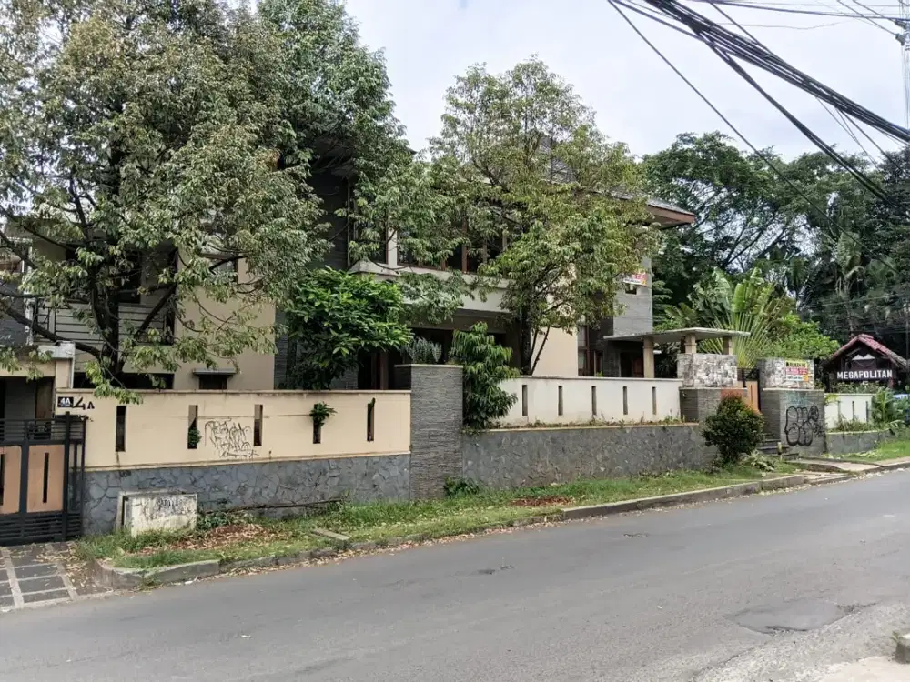 Dijual Rumah Hook di Megapolitan Cinere Ada Kolam Renang 2,5 Lantai