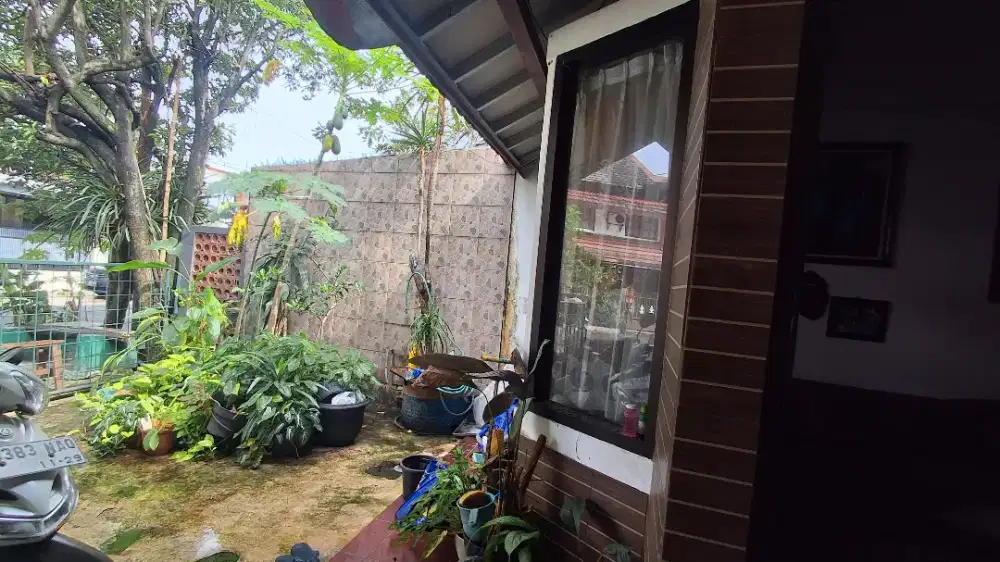 Rumah Lama Tanah Luas dkt Stadiun,AlAzhar,LabSchool,Bintaro Sektor  4