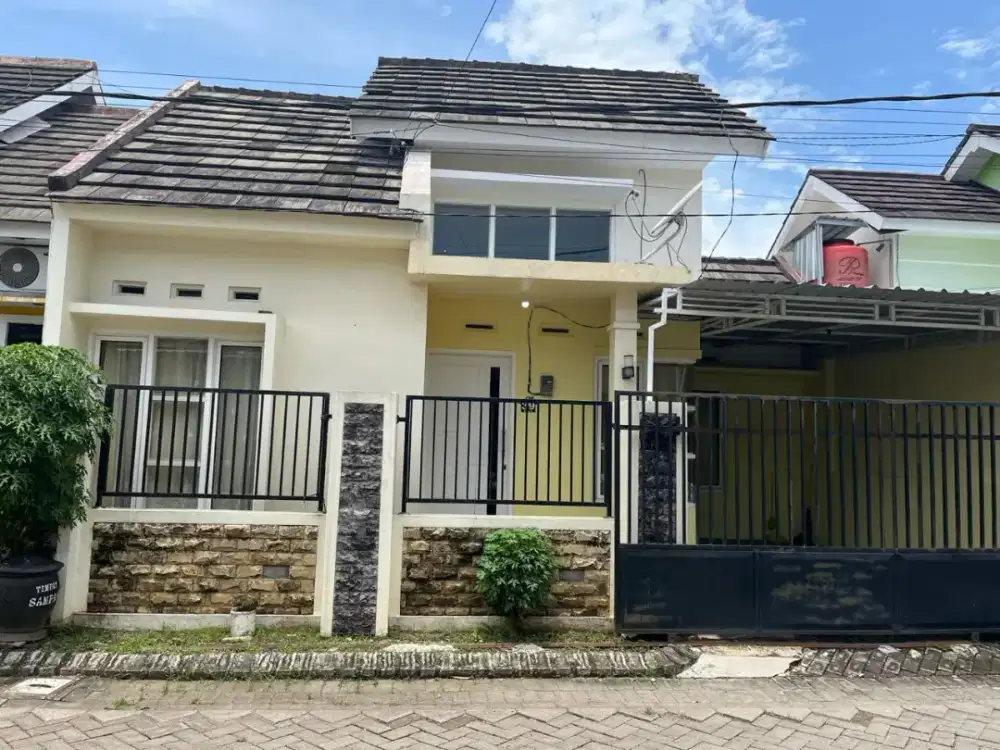 Rumah strategis tengah kota