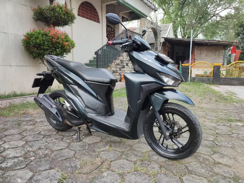 READY VARIO 150 KEYLES 2018 SS LENGKAP