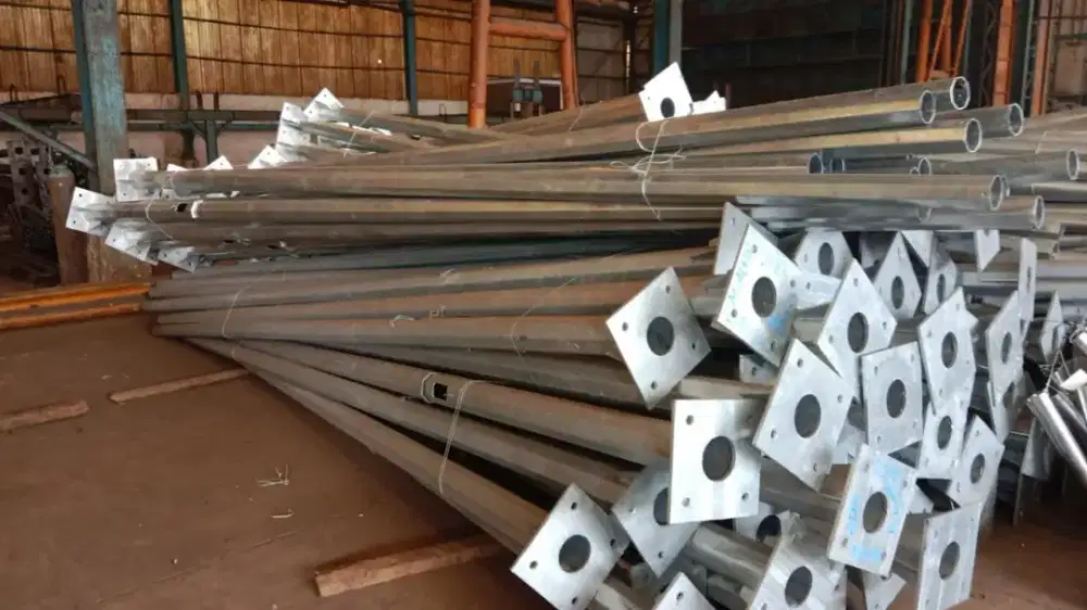 Lampu dan tiang PJU Readyy