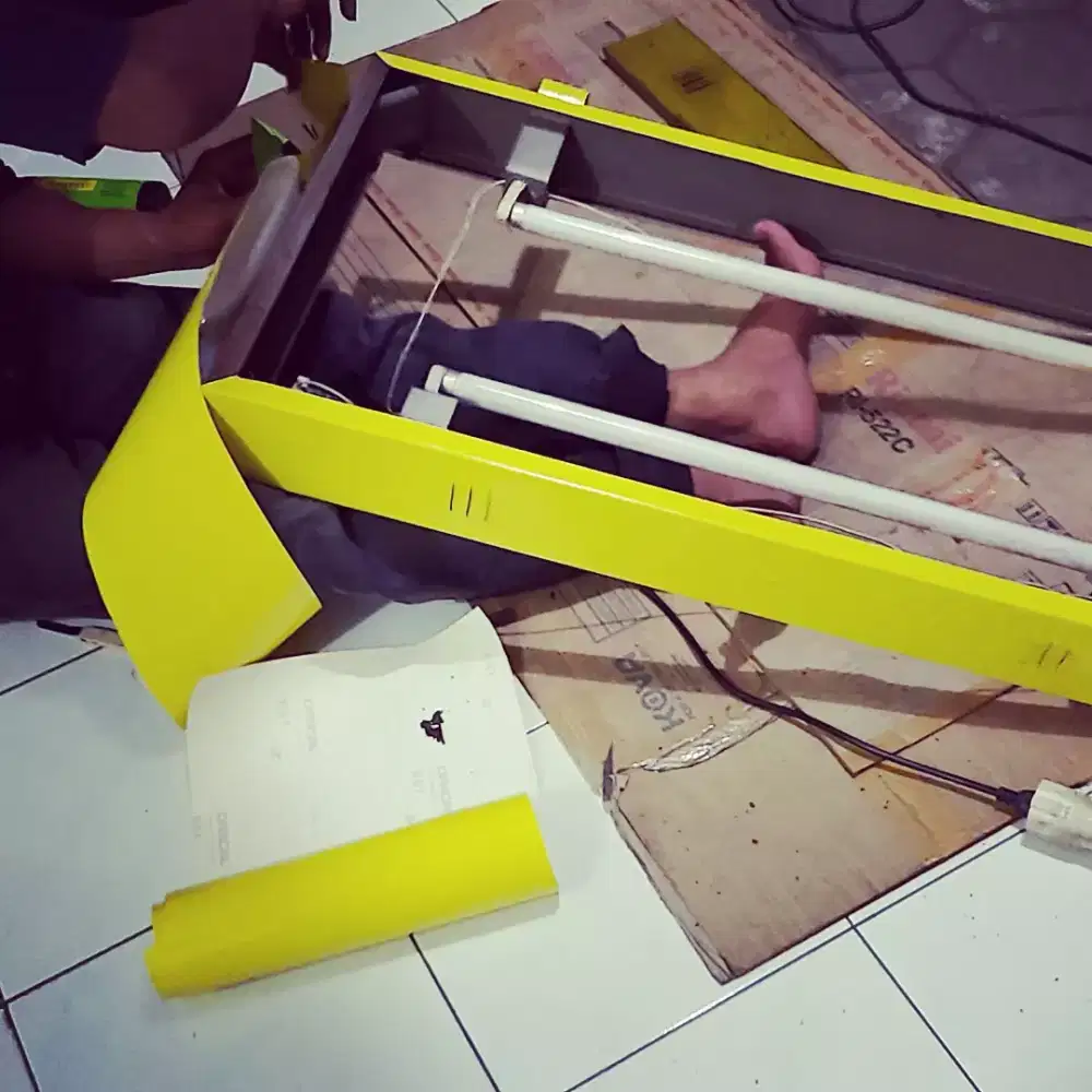 Sticker neon box stiker vinyl oracal skotlet & kaca film pintu jendela