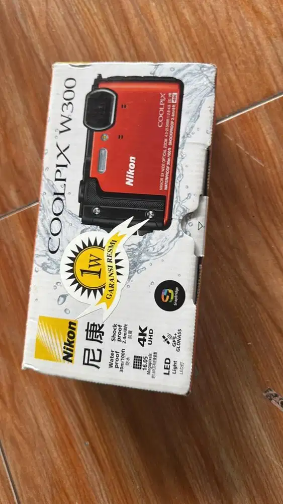 Kamera Colpix W300