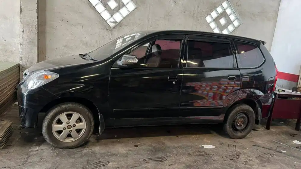Di jual Avanza 1.5 G Manual, Hitam