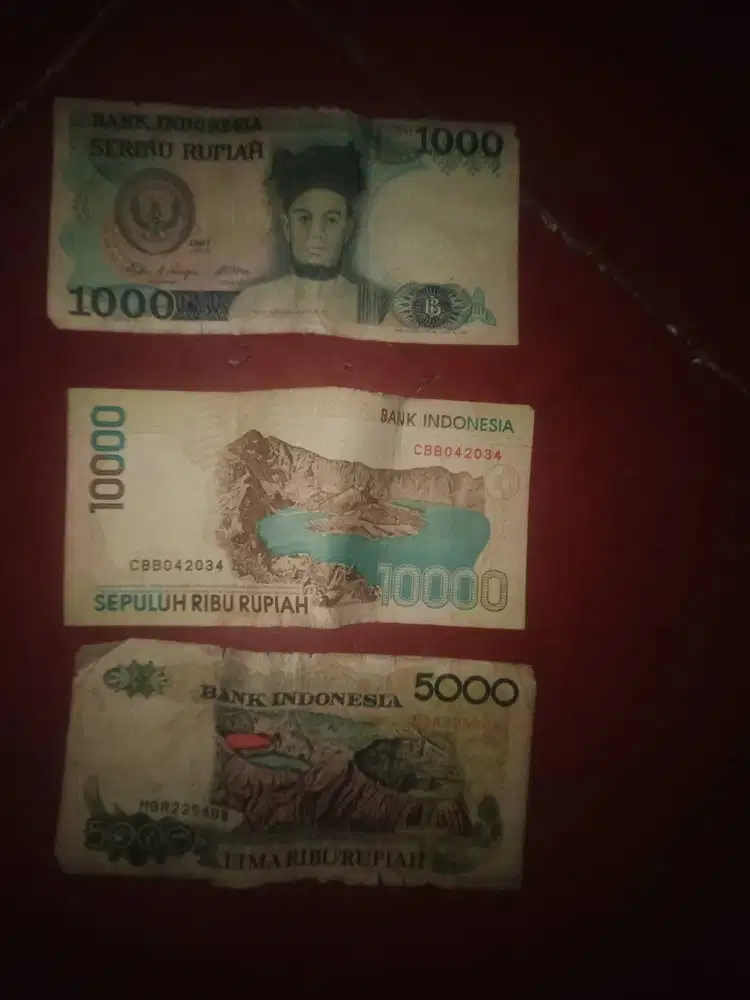 Yg berminat koleksi uang jadul nya 3 lembar pecahan 1000 5000 & 10.000