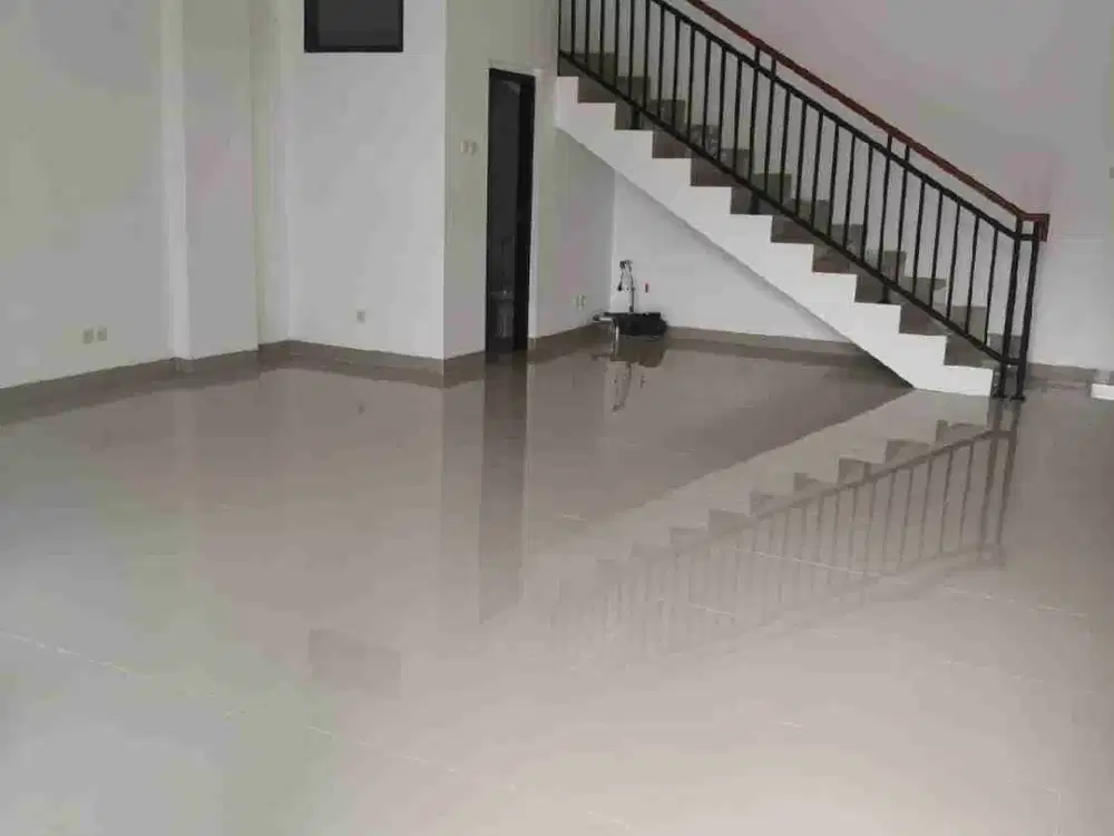 Ruko 3 Lantai lebar 6 di Jakarta Barat Dekat Dengan Tanjung Duren Jakarta Barat, Cocok Untuk Segala Usaha