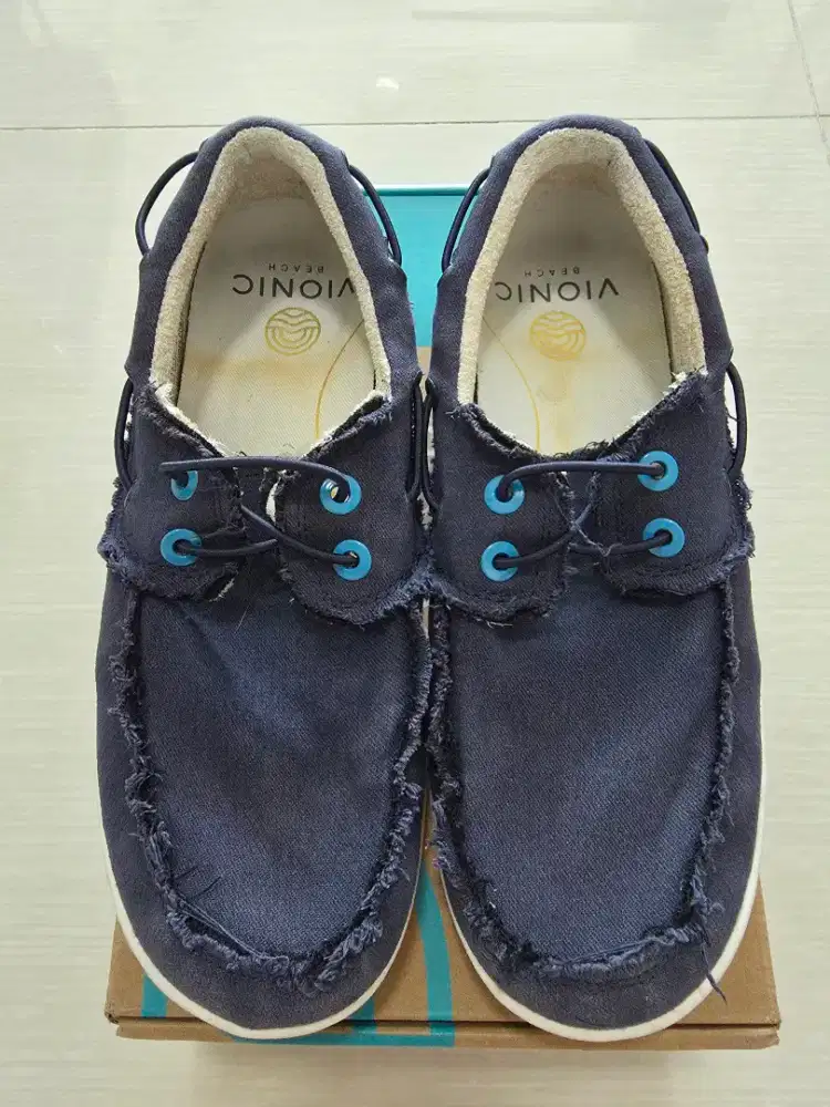 Sepatu Casual Pria Merk Vionic