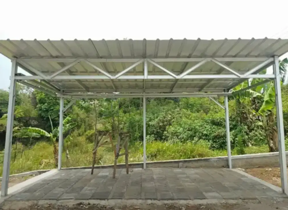 Parkiran mobil bahan baja ringan