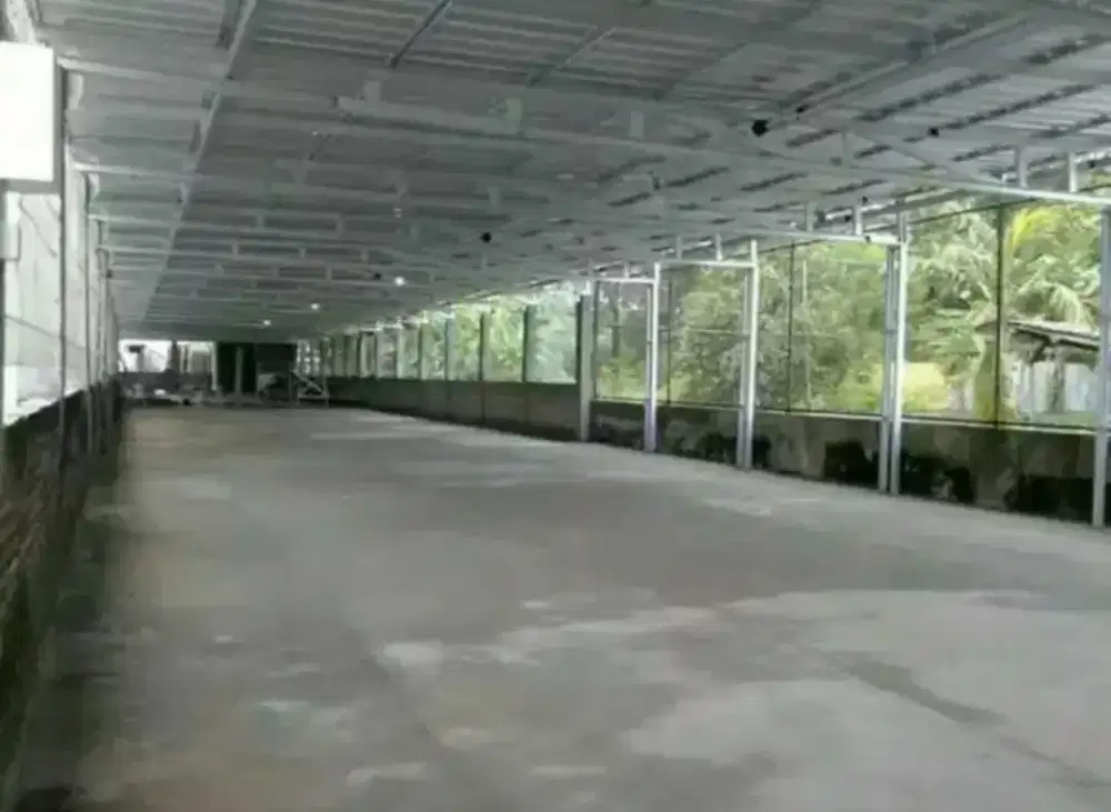 Parkiran mobil bahan baja ringan