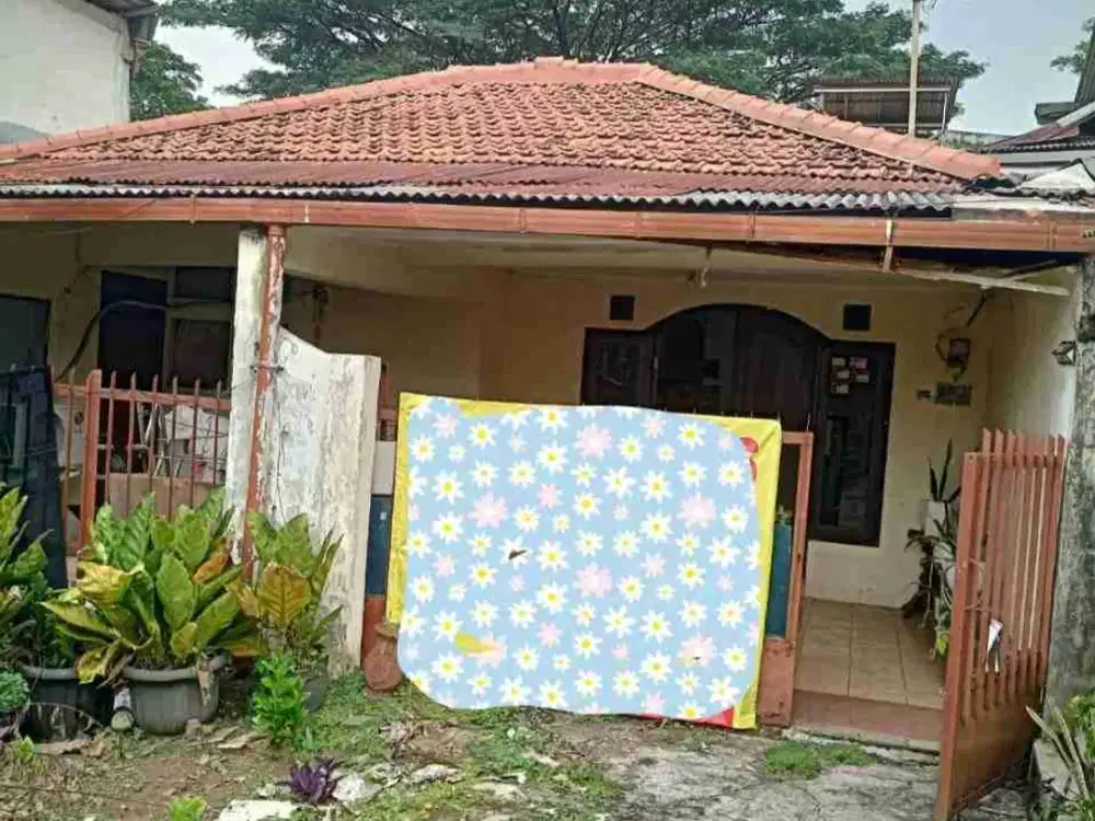 Rumah di Jalan Basuki Rahmat Cipinang Besar Selatan Jatinegara