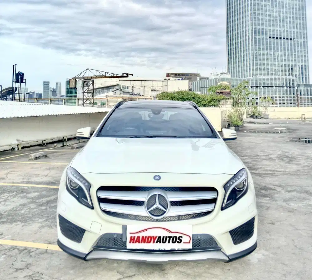 Mercedes Benz GLA200 AMG Panoramik Tahun 2016 Automatic Putih