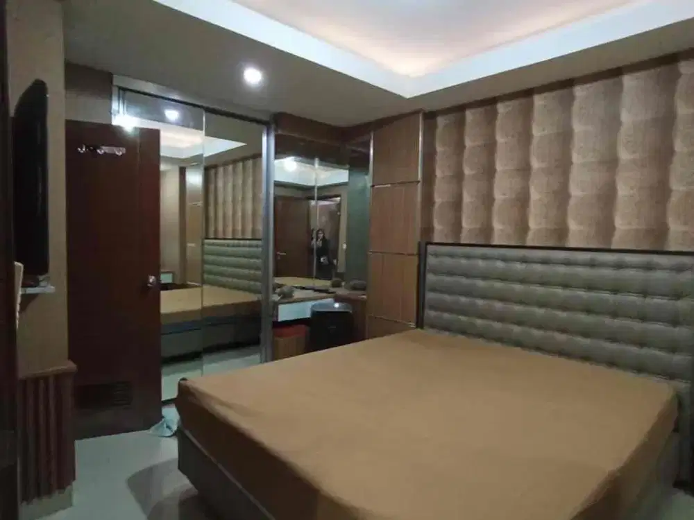 Dijual Apartment Sudirman 
Type 3 BR
Full furnished 
Posisi Hook
Ada balkon
Lt 15 mahogani 
Luas 59
Shm
Harga 800 jt nego ina