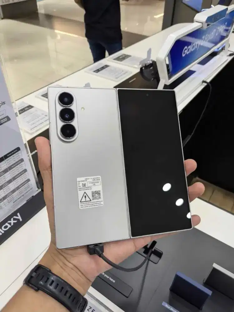23jt an‼️ SAMSUNG Z FOLD 7
NEW, SEGEL, RESMI SEIN
Sidoarjo