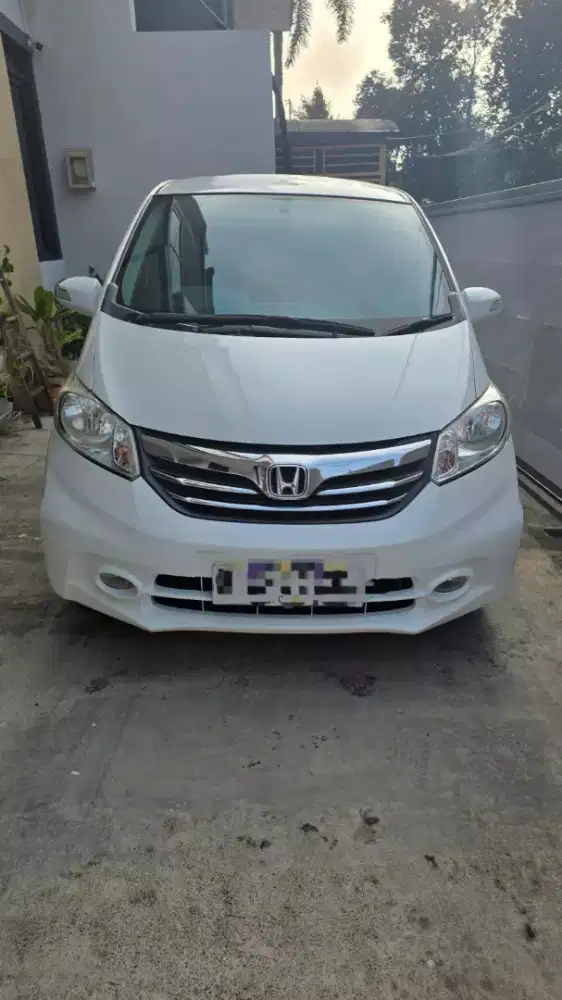 Istw! Freed E PSD 2013 AC DBL (D) Putih, Terawat Sekali!