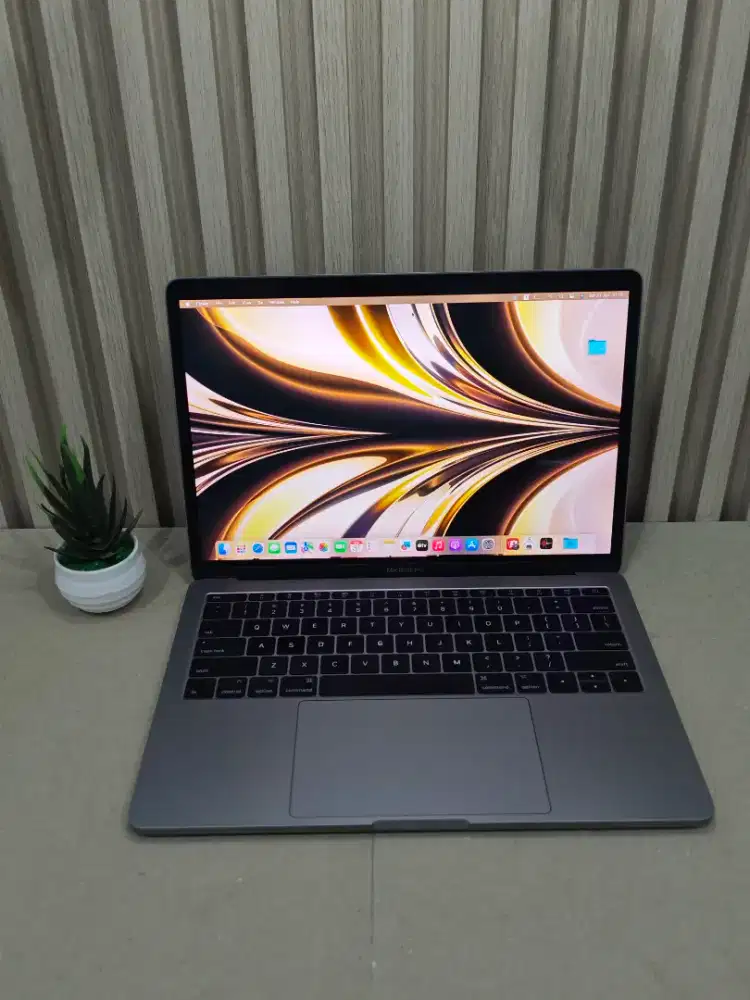 MACBOOK PRO 2017 I7 16/256 NTB