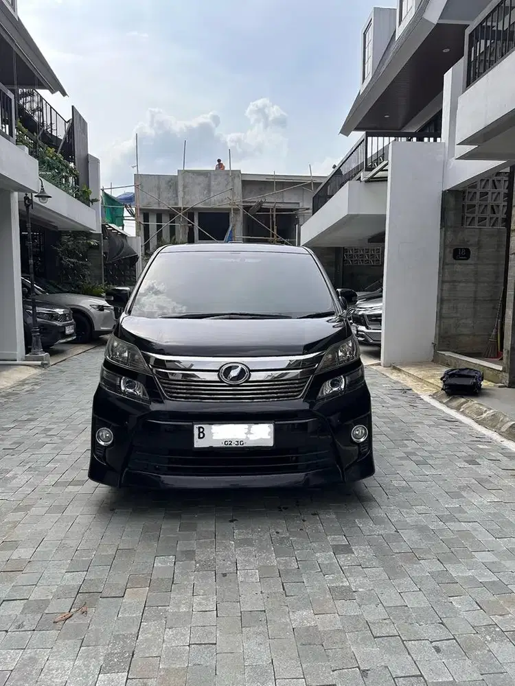 Toyota Vellfire 2012 type ZG hitam (pribadi)