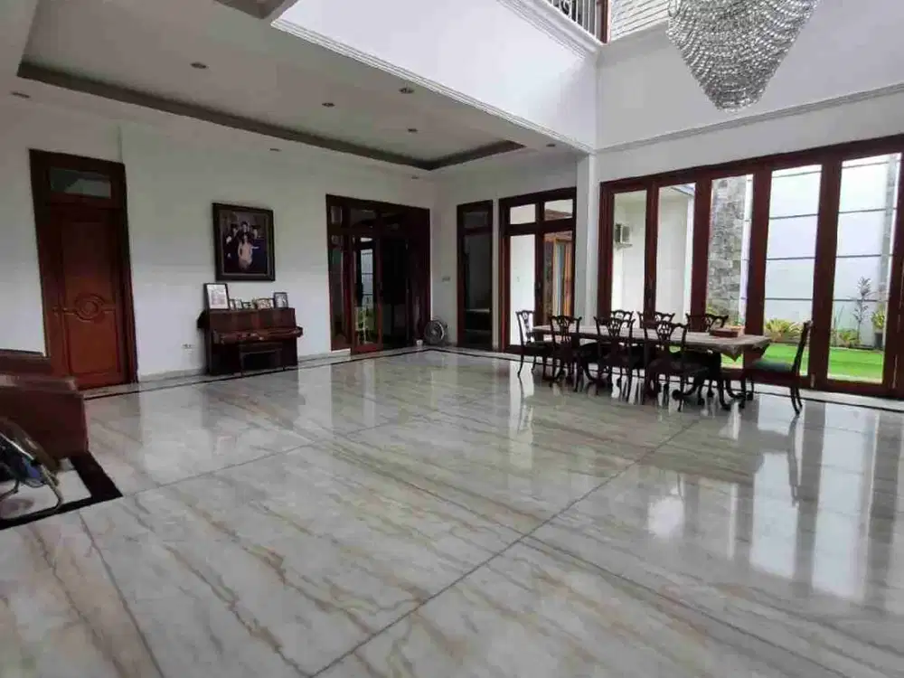 Dijual cepat rumah cantik di Summarecon Kelapa Gading Jakarta Utara