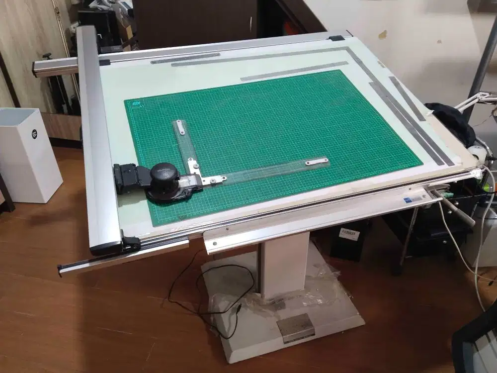 Meja Gambar Arsitek Mutoh TW 300N Hidrolik Preloved