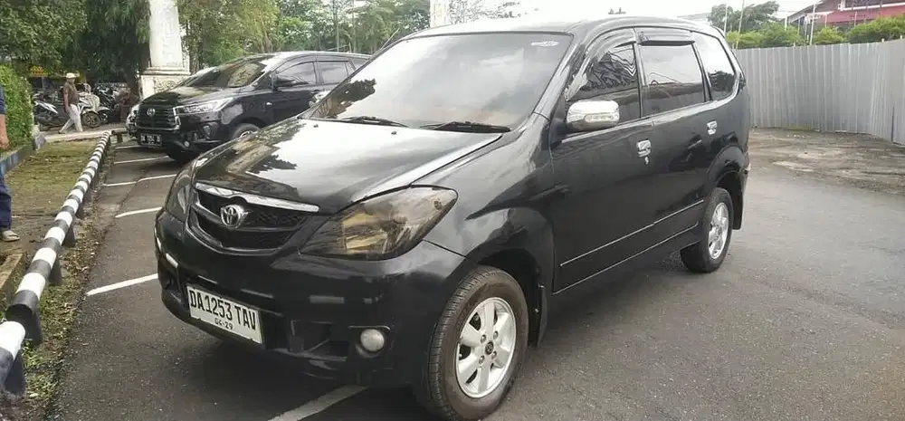 Dijual mobil pribadi avanza 2008