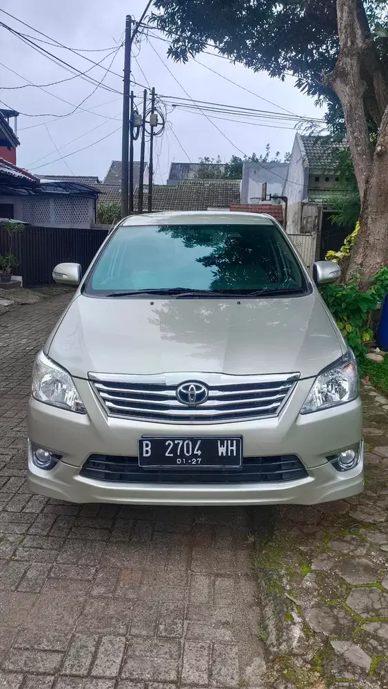 Toyota Kijang Innova 2012 Bensin