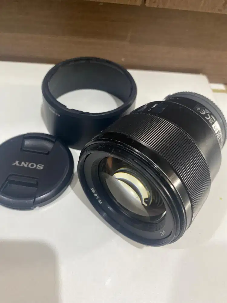 Lensa Sony 85mm F1.8