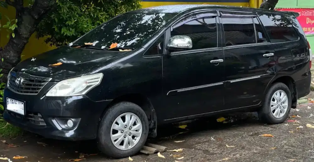 Kijang Grand Innova 2012 Hitam tipe G manual