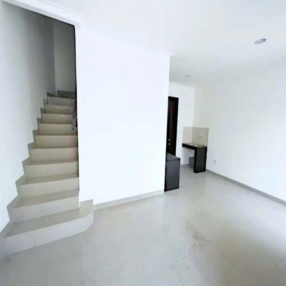 Disewakan!! Rumah Pik 2 Uk. 6X10 Murah!! Cluster Hawaii