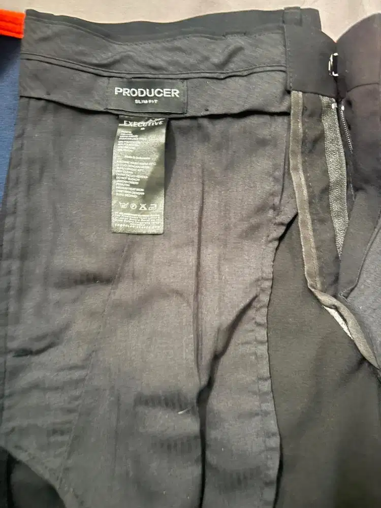 Celana Slim Fit The Executive size 32 Black