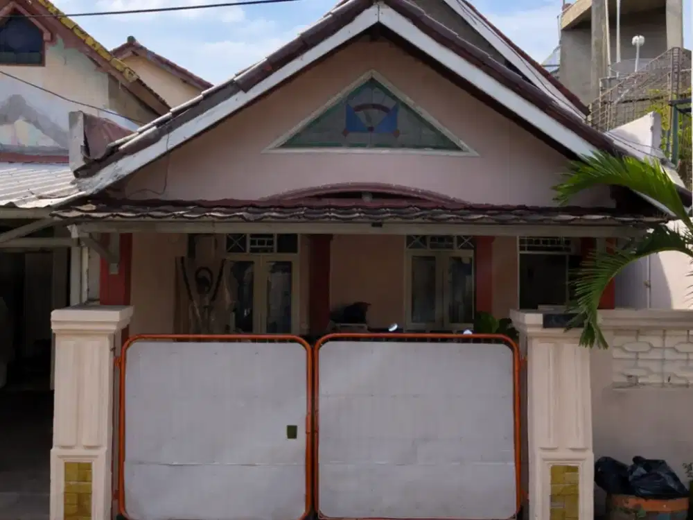 Dijual Rumah Nyaman 1½ Lantai di Graha Raya Anggrek Loka – Siap Huni