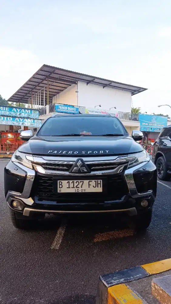 ANTIK!! Pajero Sport DAKAR 2019 /20 Automatic Sunroof 4x2 Low KM TGN1