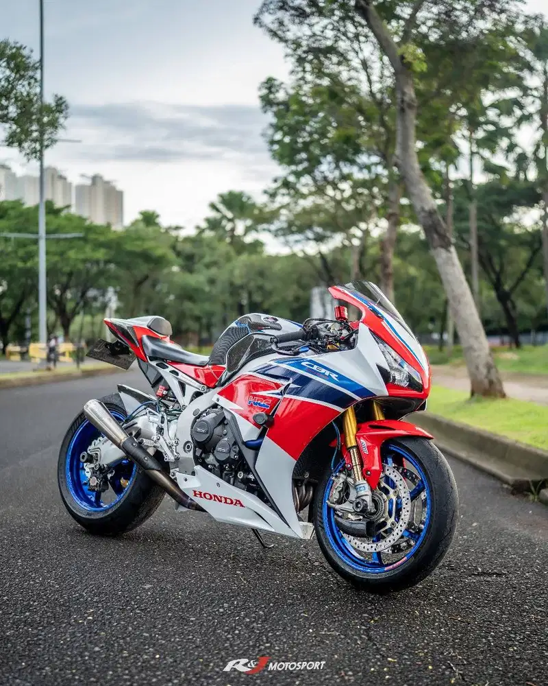 (Full Paper) Honda CBR 1000 SP CBR1000 Tahun 2015 Full Modifikasi