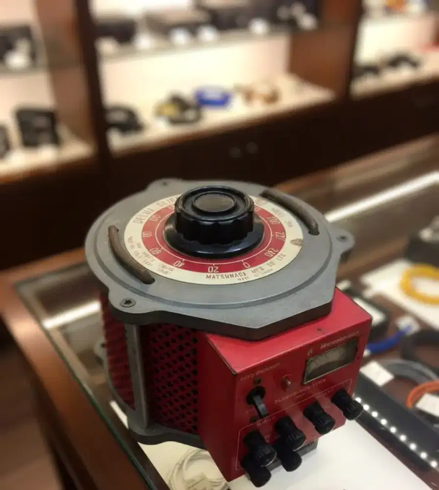 Stavol/regulator MATSUNAGA
[2kva/2000watt]
Made in JAPAN