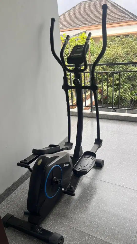 Berwyn Elliptical 601e | Sepeda elliptical | Kardio