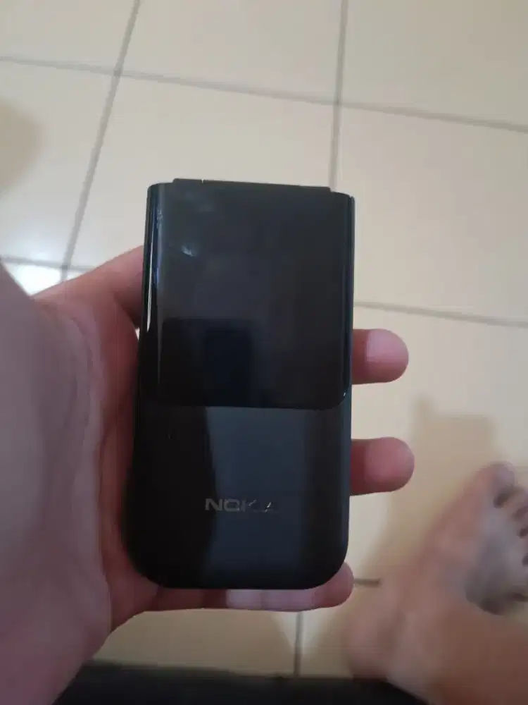 Nokia 2720 flip matot