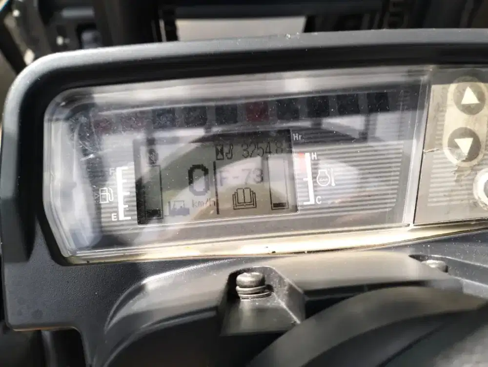 Forklift Caterpillar 2,5 ton murah