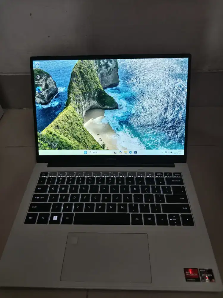 Laptop Advan workplus ryzen 5 6600h, 1tb, 16gb ram + aksesoris
