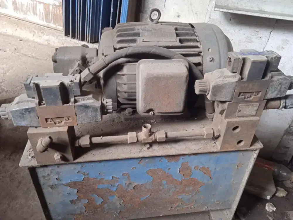 Mesin Pompa Hidrolik