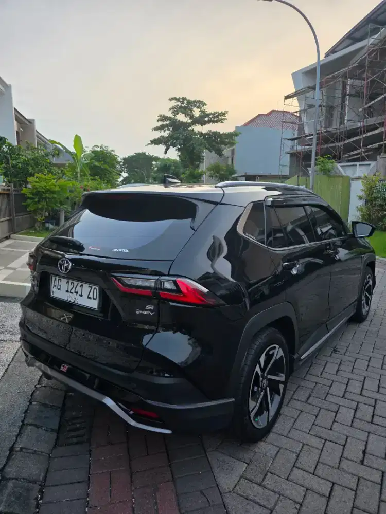 KM10rb audiodll30jt Yaris Cross HYBRID S GR TSS 2024 original cat