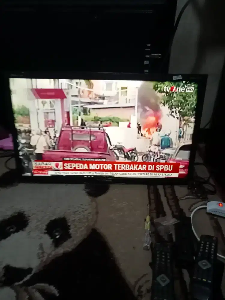 Tv LED Polytron 29 inchi