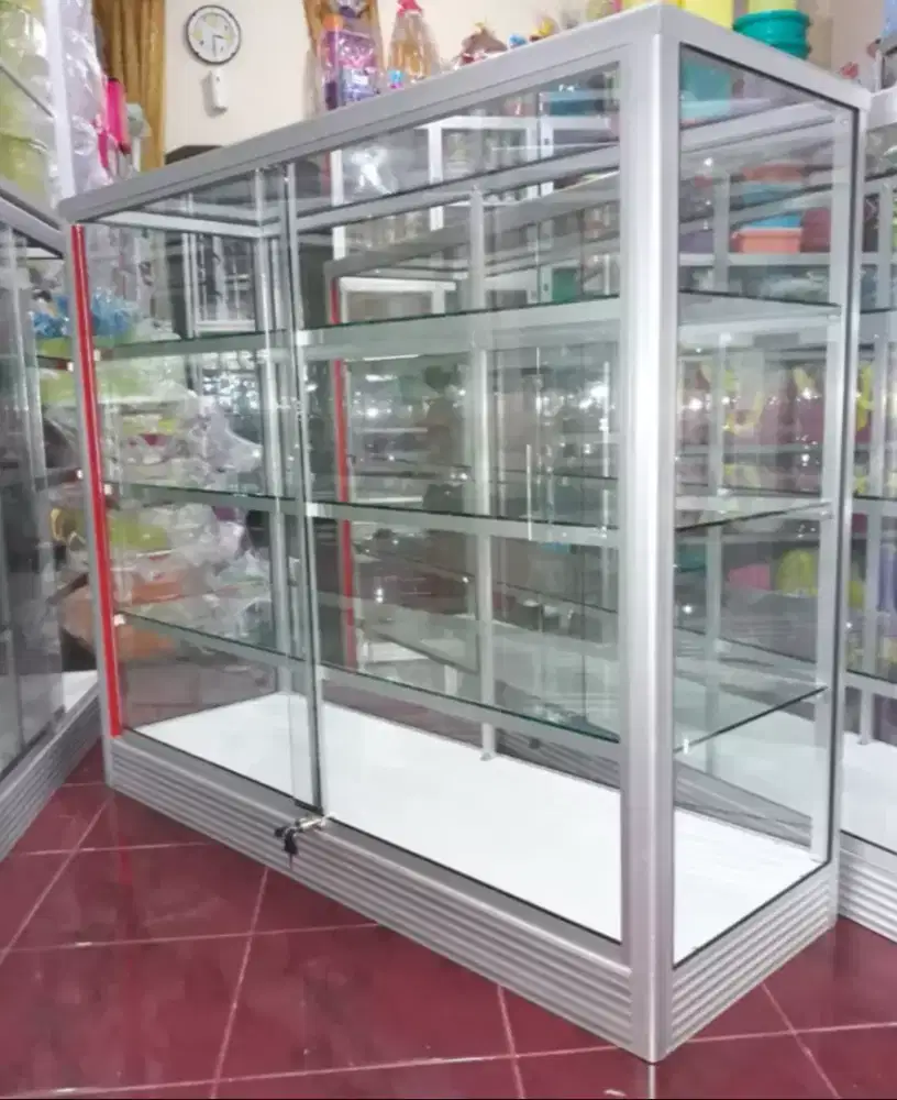 Etalase Kaca Ukuran 1,2M x 1M Barang Baru Untuk Usaha