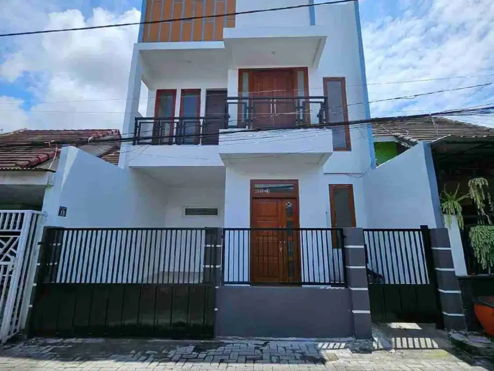 RUMAH MEWAH SIAP HUNI DEKAT SUHAT