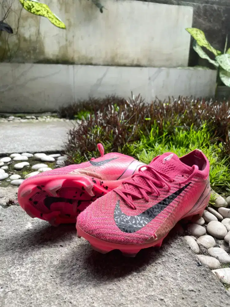 Sepatu bola nike vapor