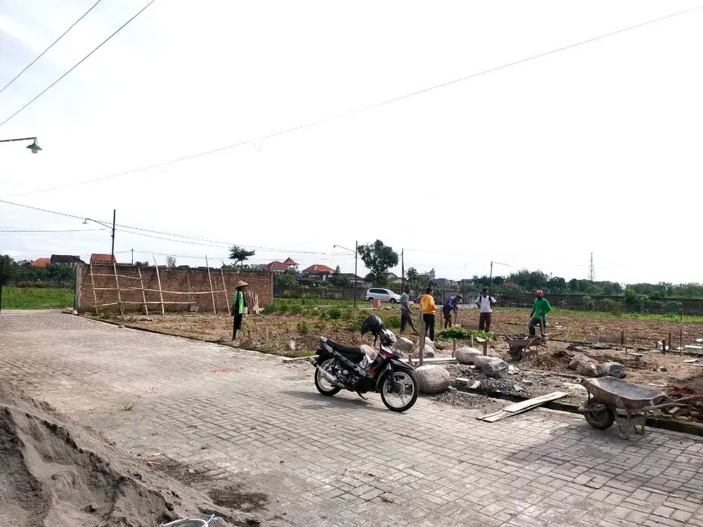 Di Jual Tanah di dalam Perumahan Blkng Luwes Gentan. Legalitas Lengkap