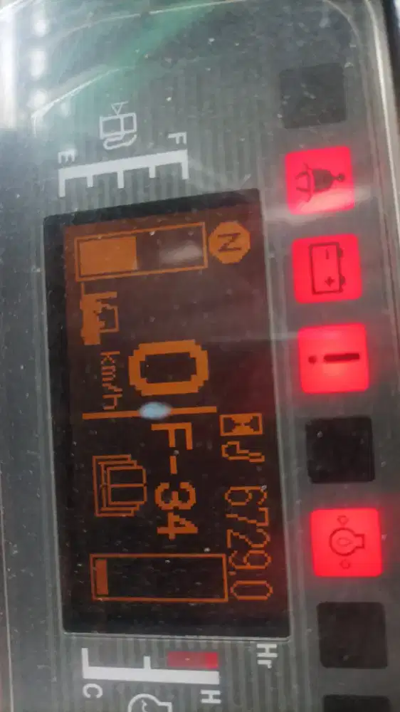 Forklift 3 ton Caterpillar tiang tinggi