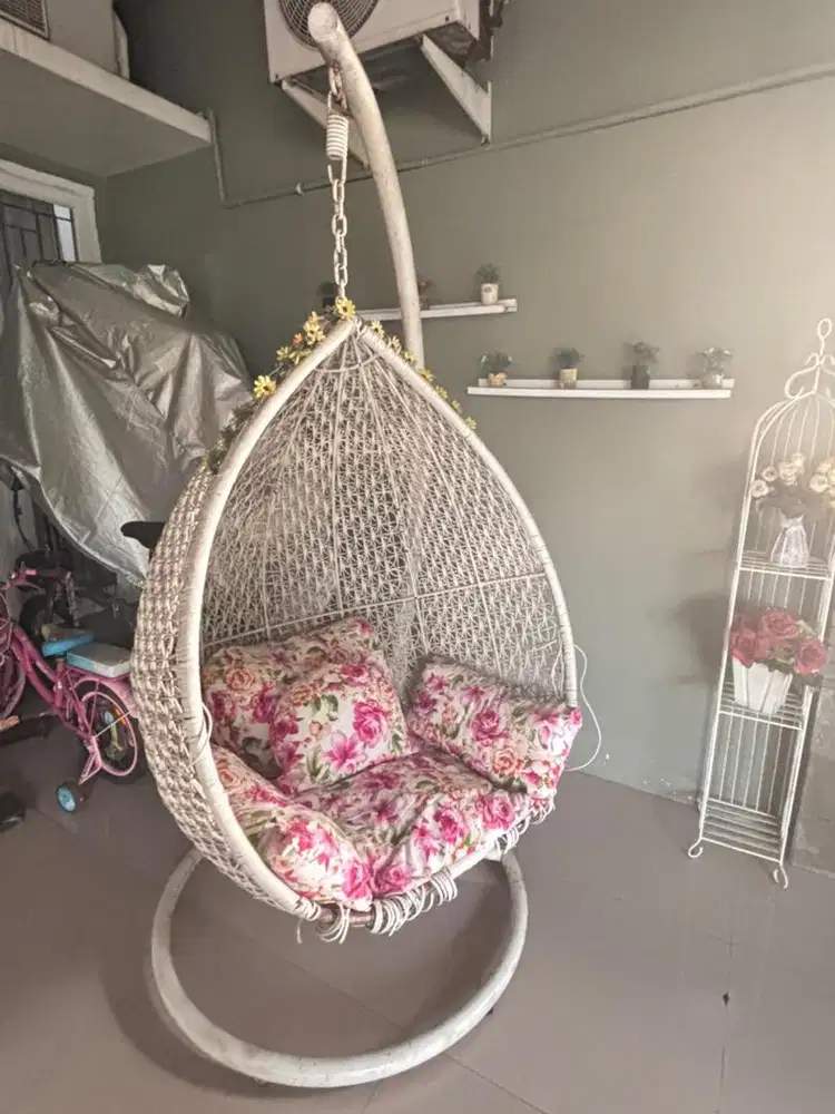 Ayunan rotan sintetis