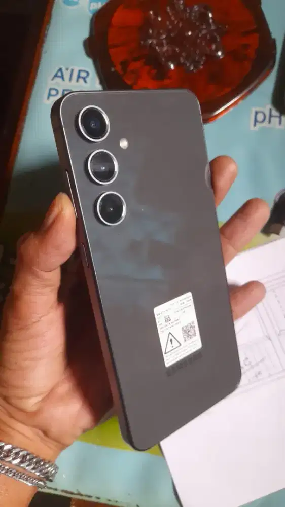 Samsung S24 FE like new